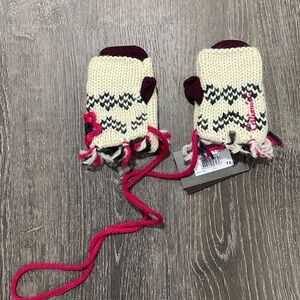 NWT French Designer Catamini Size T4 Mittens